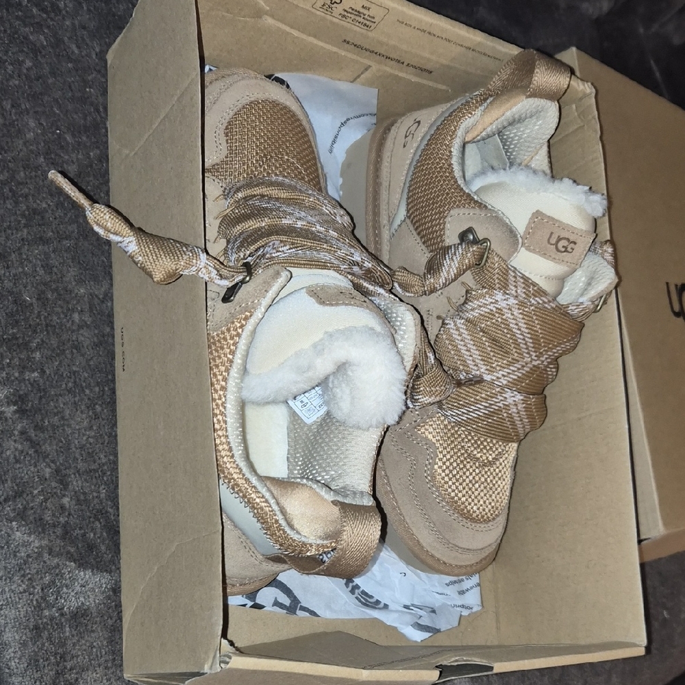 UGG Brown Boots with Cream Lining